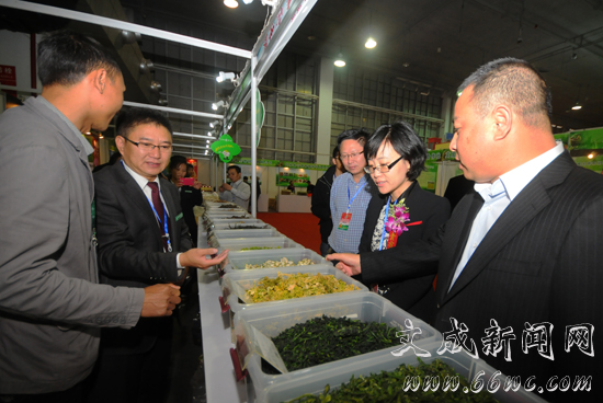 我县近百农产品亮相农博会 价廉质优赢口碑-文